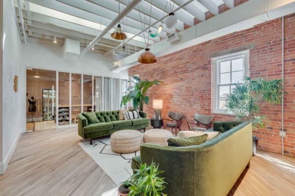 Dedicated tenant lounge on floor 3