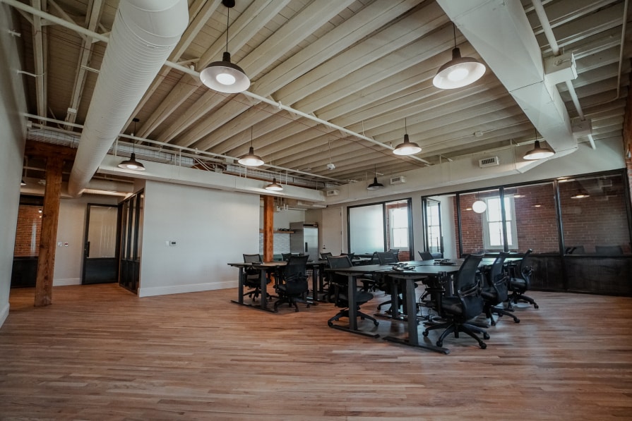 CGB Suite 370 Office Suites Dallas | Common Desk