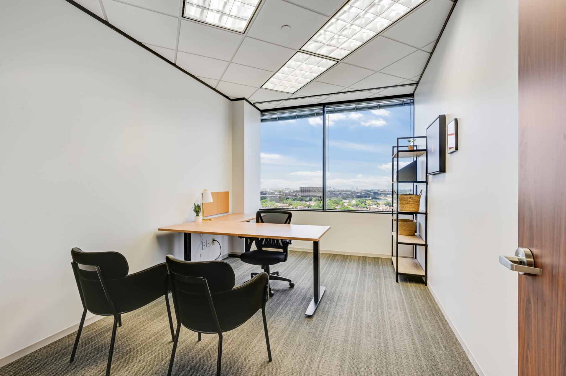 Focus-ready offices with premium furniture