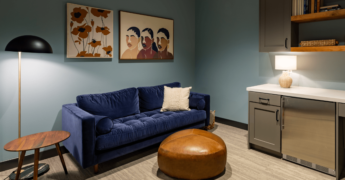 How to Make Your Office Feel More Like Home Common Desk