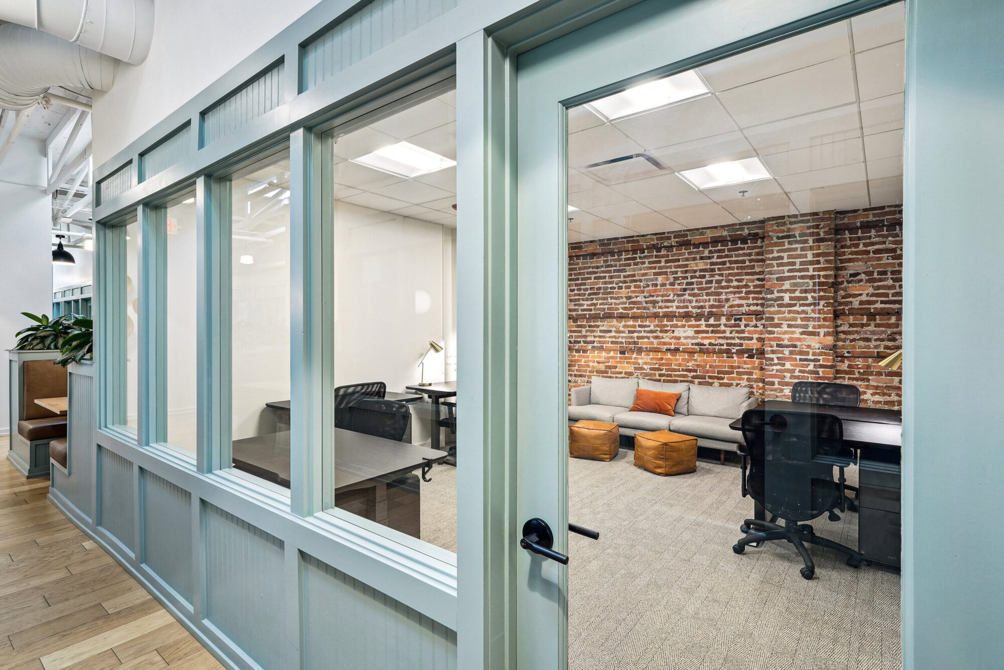 Bottomless office